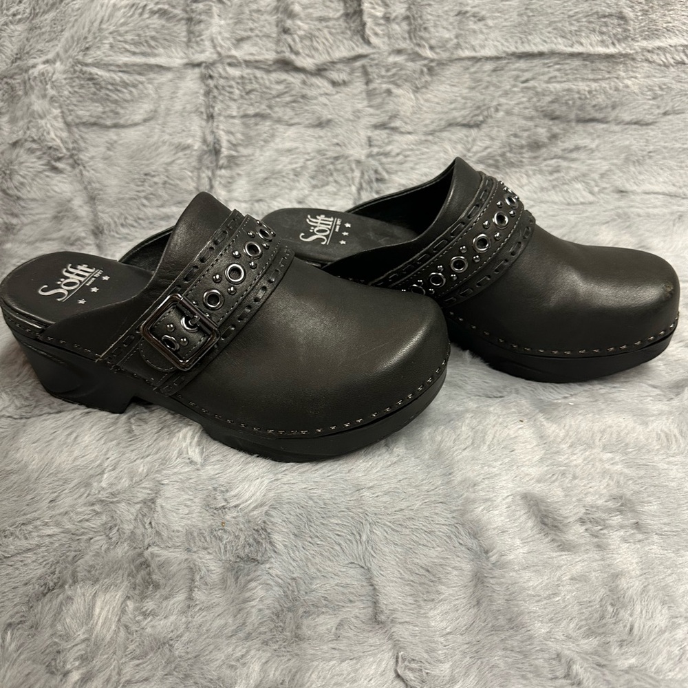 Sofft - Carrie Anne Heeled Clogs - Black - Size 7 - Pre-owned Condition